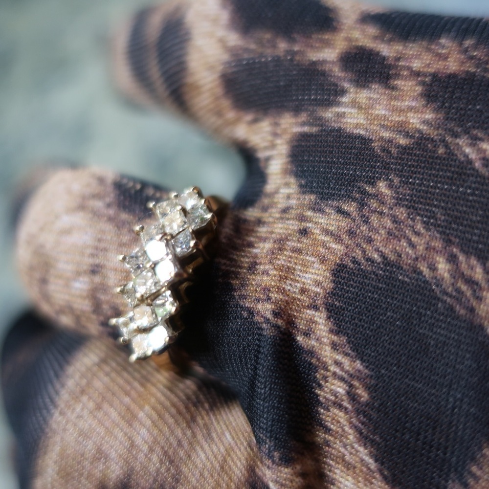 10k Diamond ring - Picture 4 of 8
